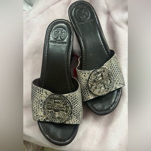 Tory Burch Womens Sandals Brown Black Snake Skin
Platform Heels Leather 7 M